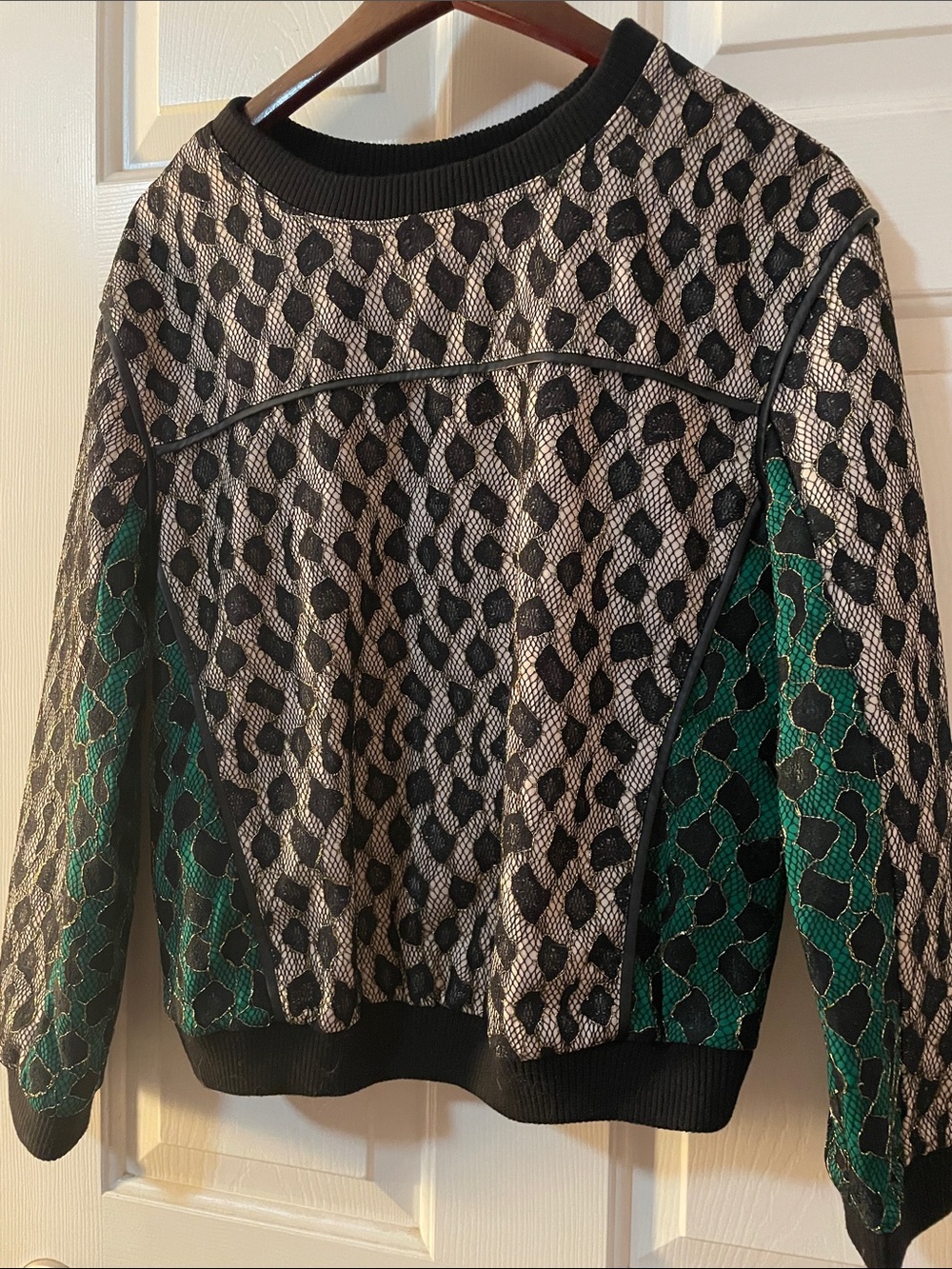 ENGLISH ROSE LACE SWEATER - Picture 3 of 17